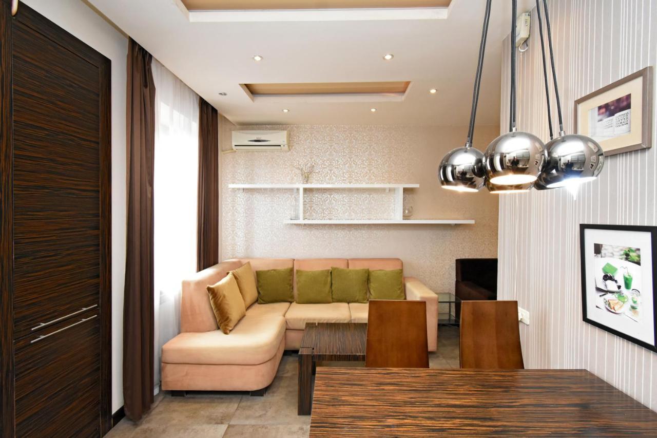Galaxy Inn Luxury Hostel In Center Erivan Exterior foto