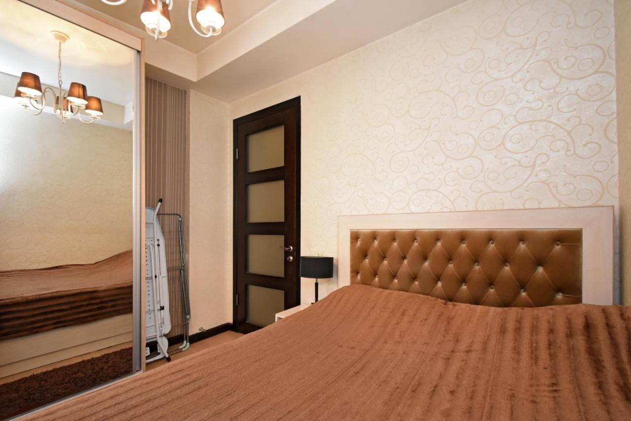 Galaxy Inn Luxury Hostel In Center Erivan Exterior foto